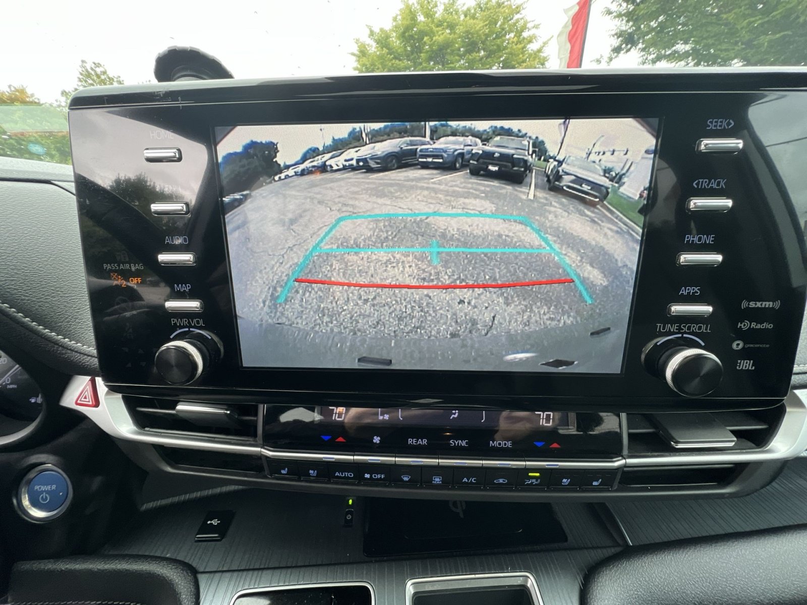 Used 2023 Toyota Sienna XSE AWD/4WD image 19
