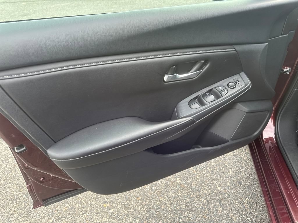 Used 2024 Nissan Sentra SV FWD image 8