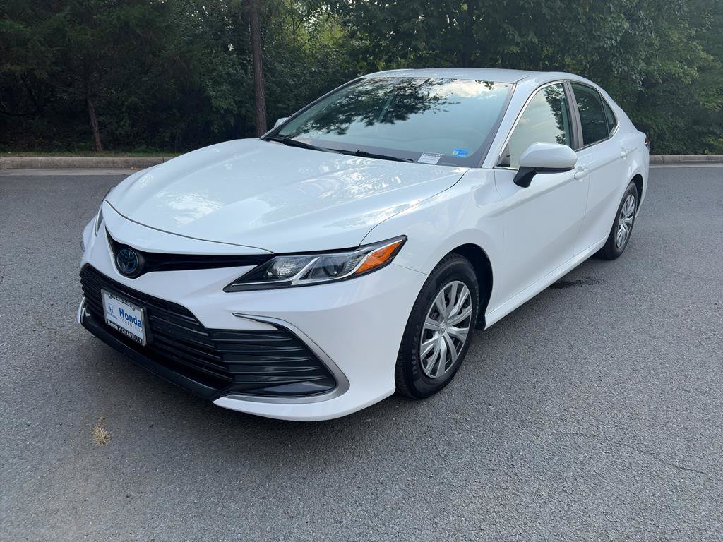 Used 2022 Toyota Camry LE FWD image 3