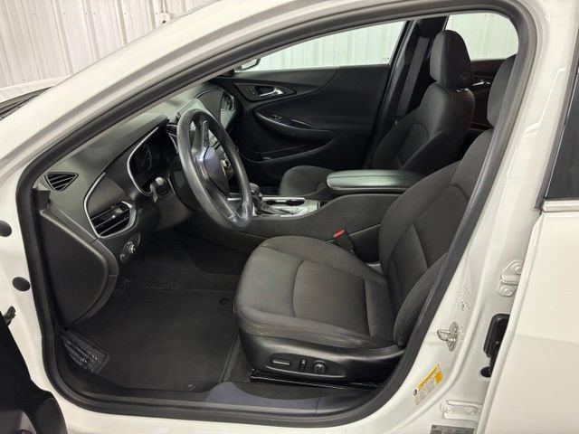 Used 2021 Chevrolet Malibu LT FWD image 2