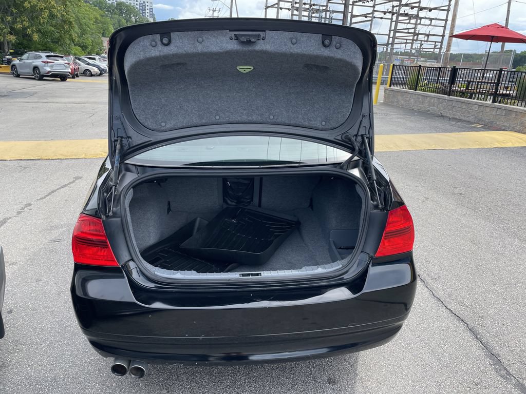Used 2006 BMW 330xi Sedan AWD/4WD image 13