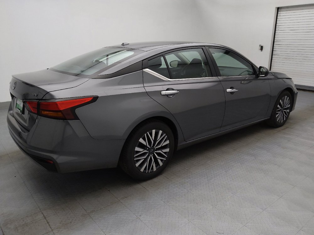 Used 2024 Nissan Altima 2.5 SV image 10