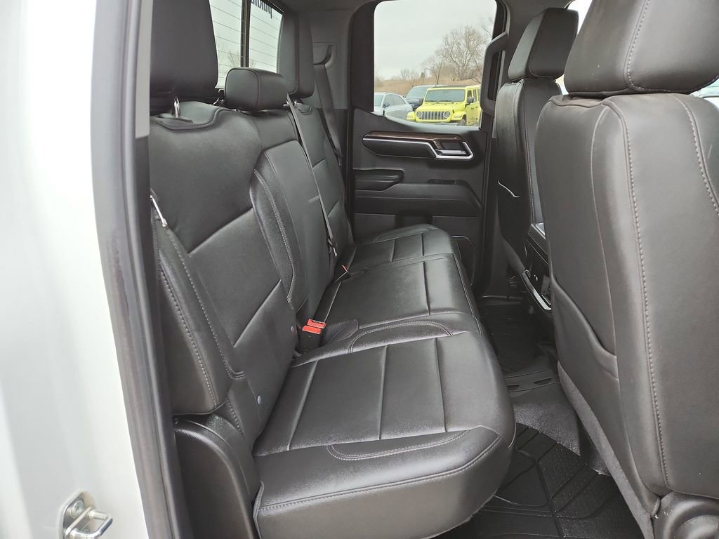 Certified 2024 Chevrolet Silverado 1500 RST w/ Redline Edition AWD/4WD image 26