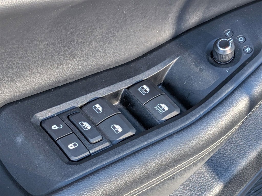 Used 2024 Jeep Grand Cherokee Limited image 13