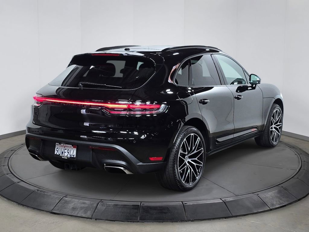 Used 2025 Porsche Macan image 7