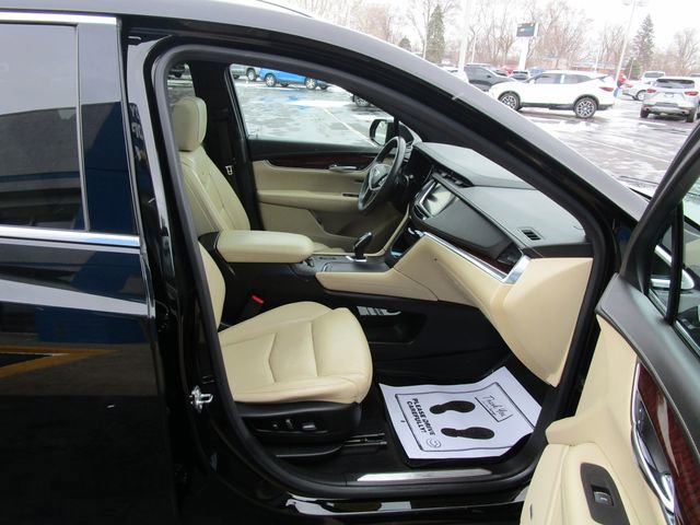 Used 2017 Cadillac XT5 Luxury image 26