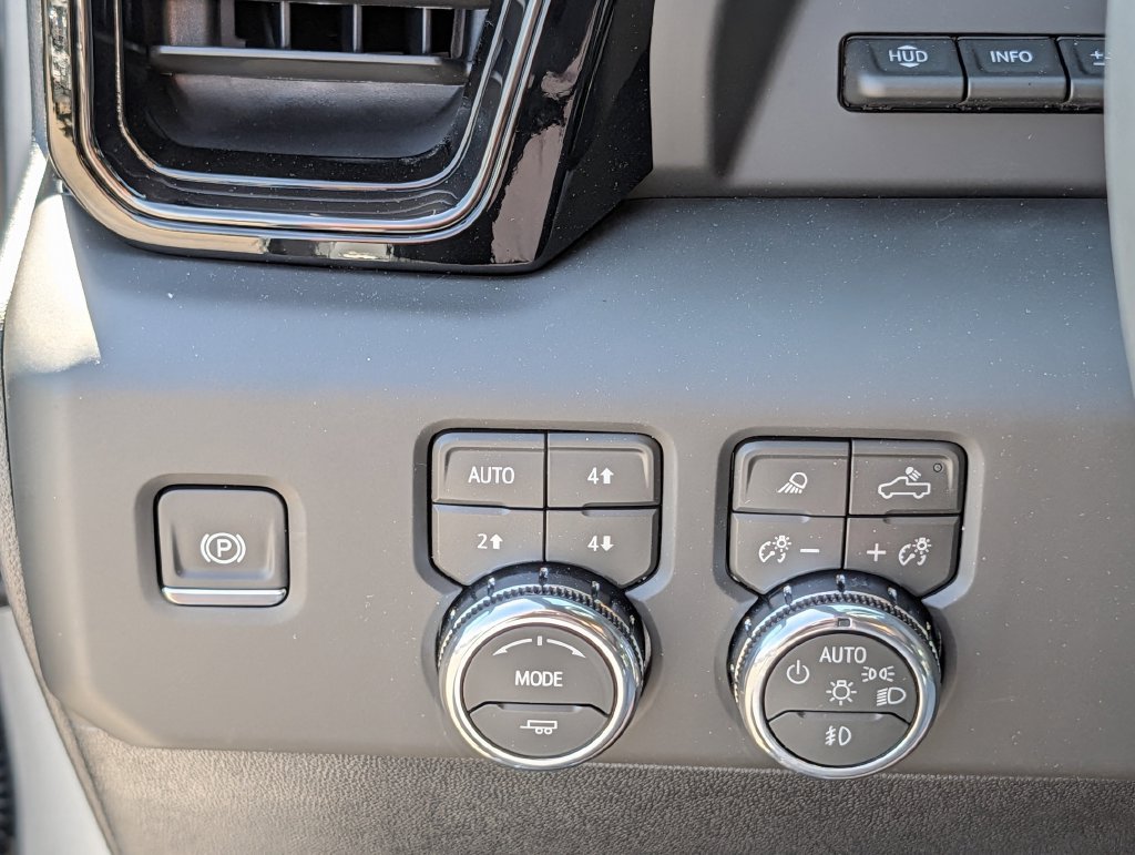 New 2026 GMC Sierra 2500 AT4 w/ AT4 Premium Plus Package AWD/4WD image 24