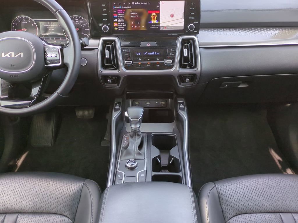 Used 2023 Kia Sorento S image 21