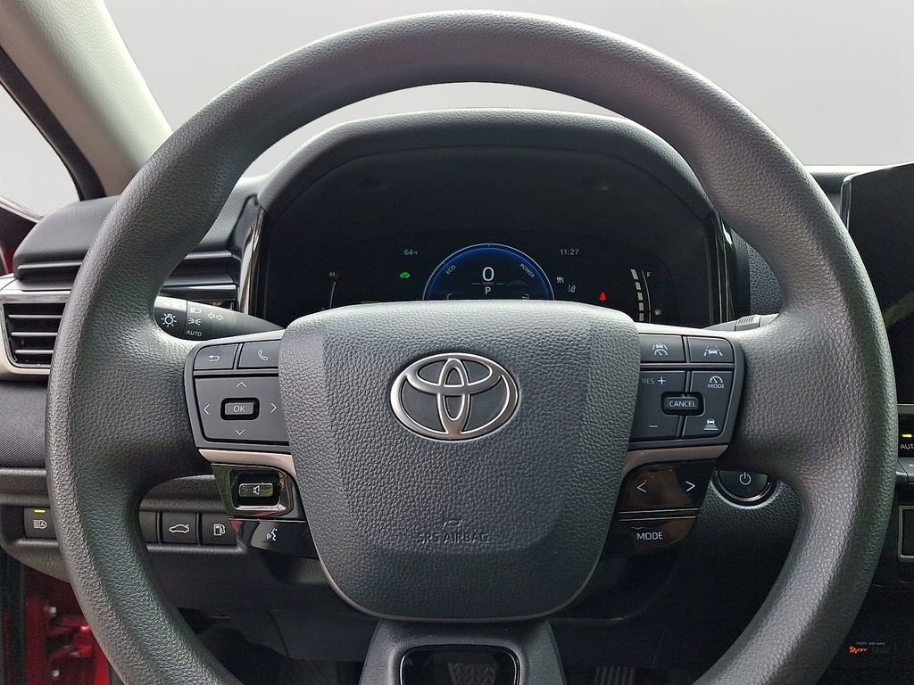 Used 2025 Toyota Camry LE FWD image 19