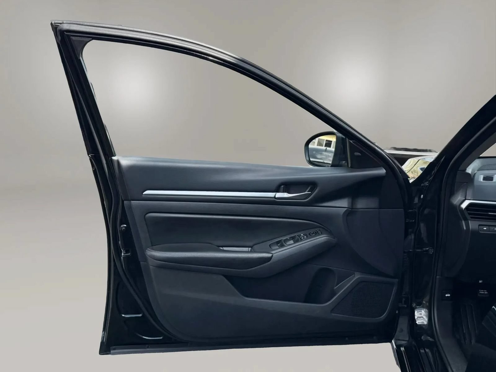Used 2022 Nissan Altima 2.5 SV FWD image 8