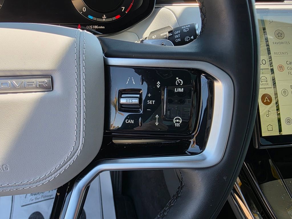 Used 2025 Land Rover Range Rover Sport SE image 29