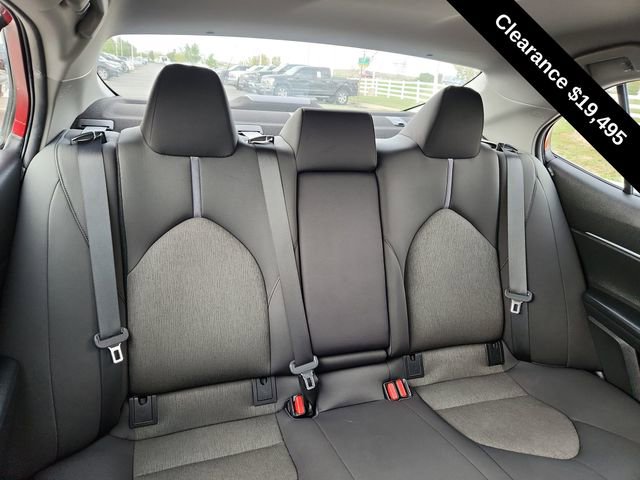 Used 2022 Toyota Camry LE image 25