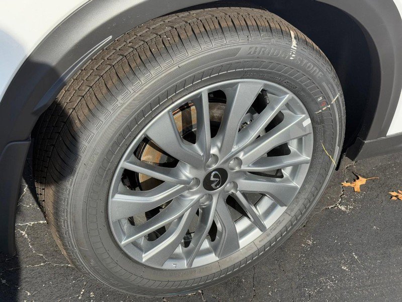 New 2025 INFINITI QX50 Pure image 4