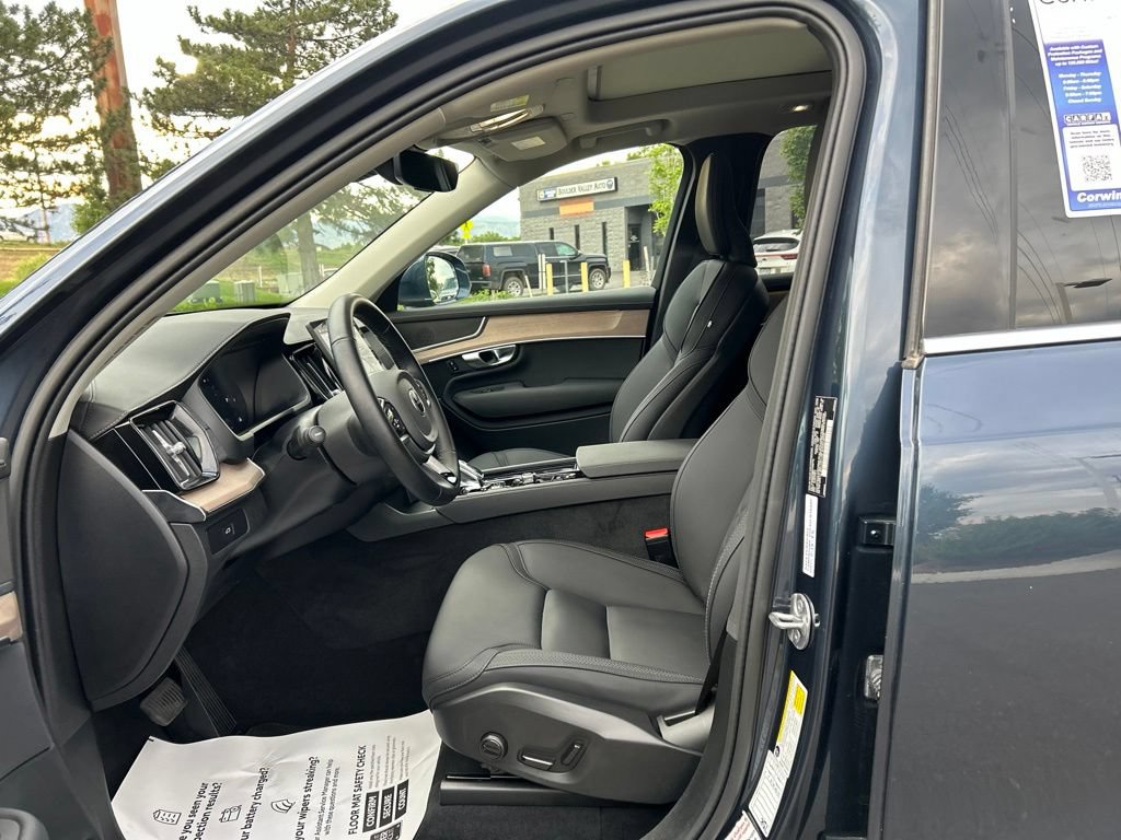 Used 2025 Volvo XC90 B6 Plus AWD/4WD image 23