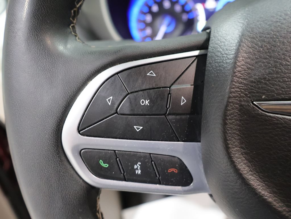 Used 2022 Chrysler Pacifica Touring-L AWD/4WD image 29