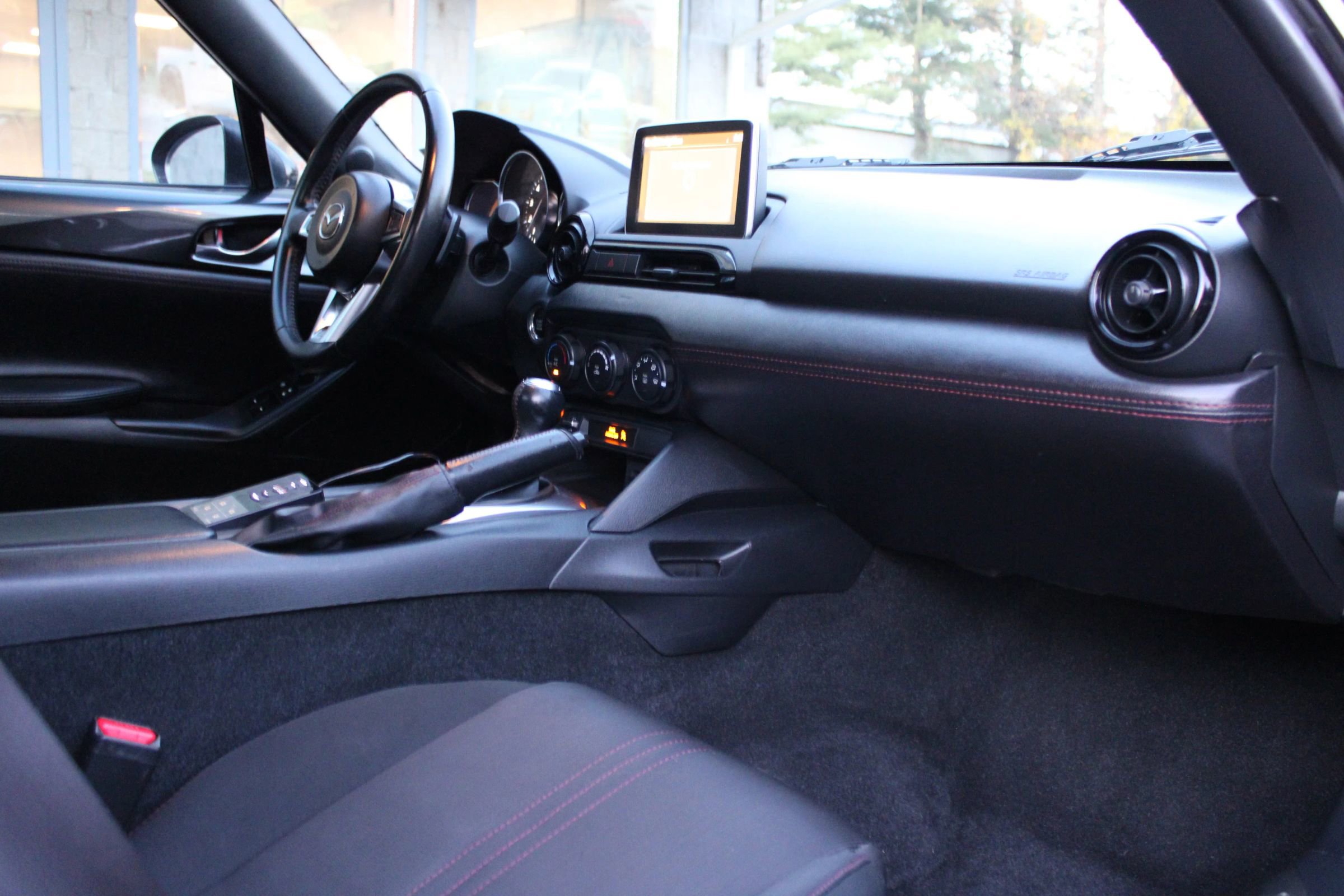 Used 2017 MAZDA MX-5 Miata RF Club image 8