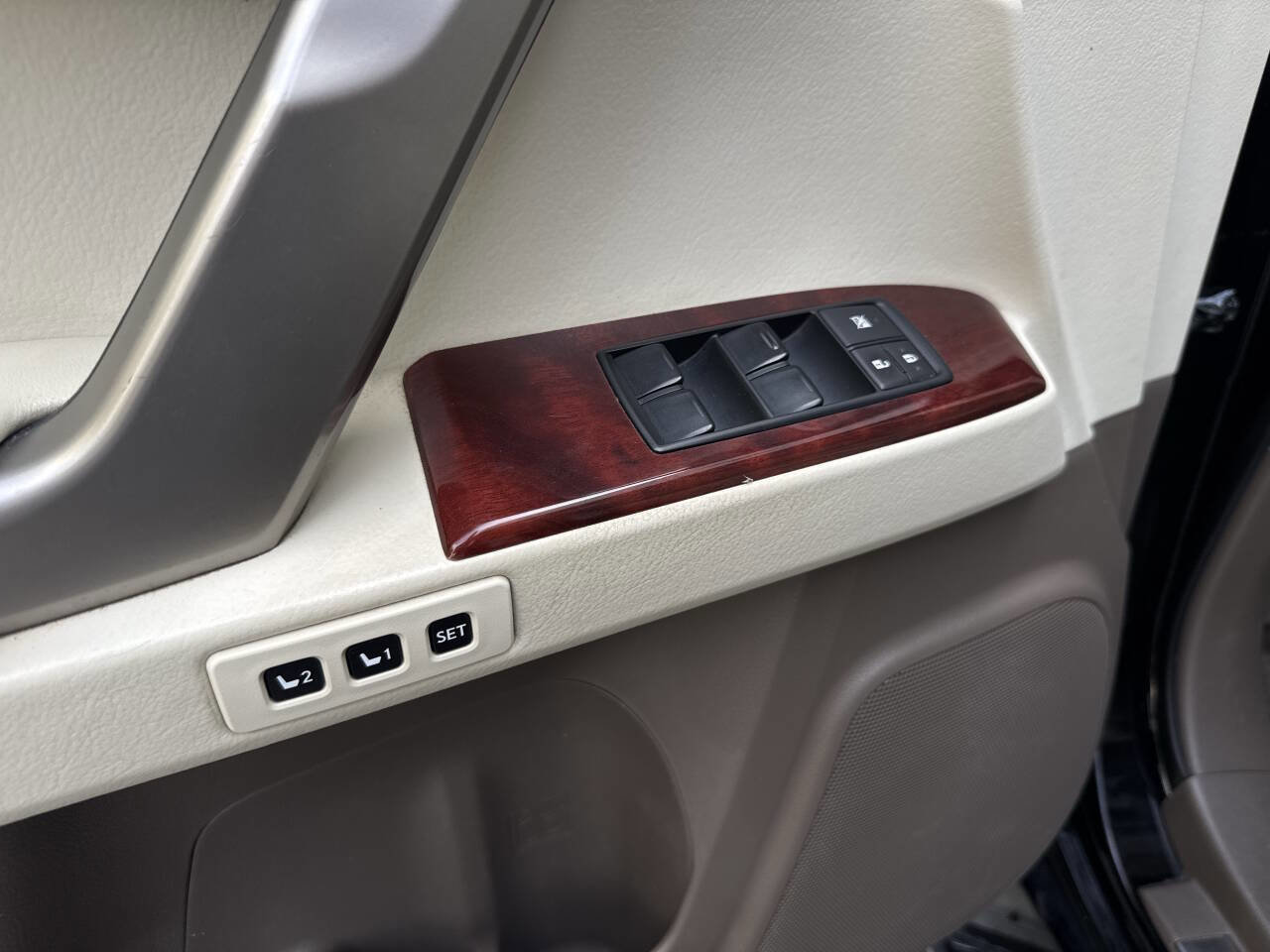 Used 2013 Lexus GX 460 w/ Comfort Plus Pkg image 33