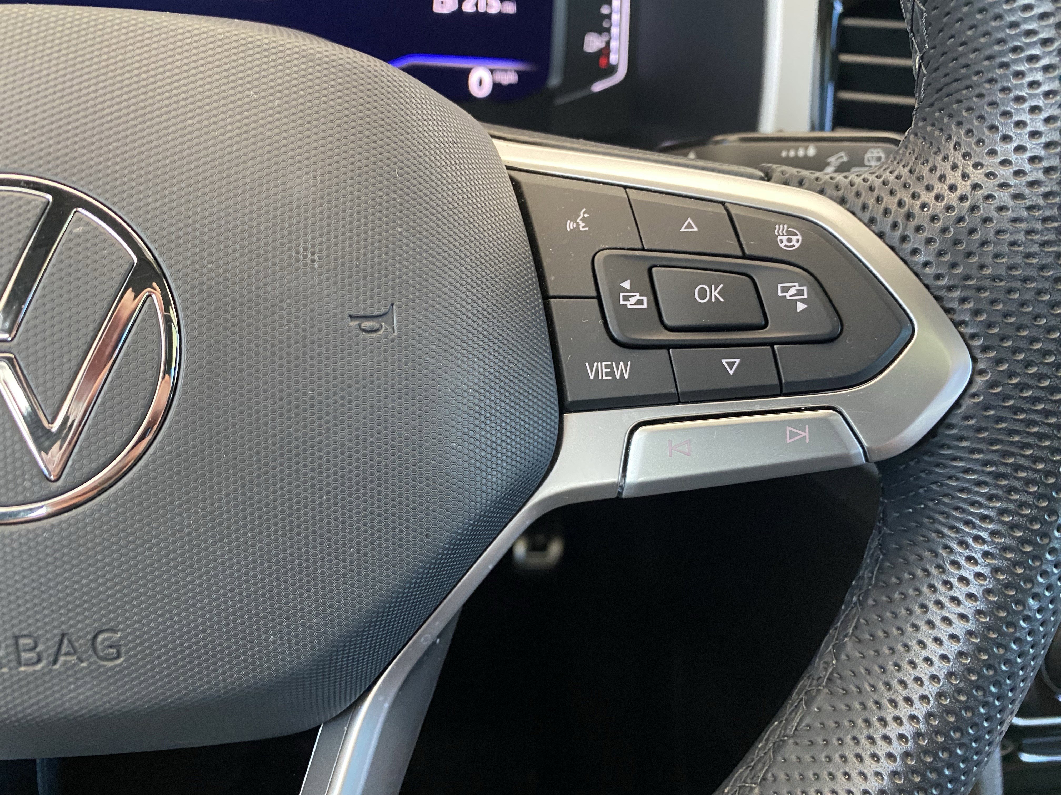 Used 2023 Volkswagen Atlas Cross Sport SEL Premium R-Line image 10