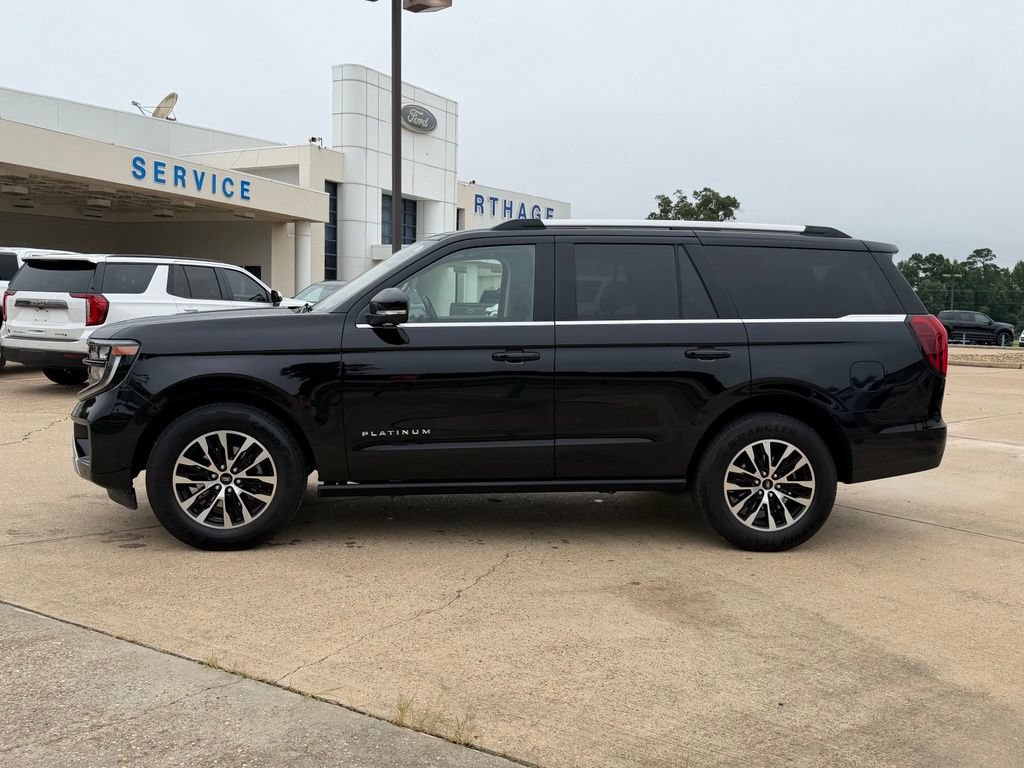 Used 2025 Ford Expedition Platinum AWD/4WD image 2