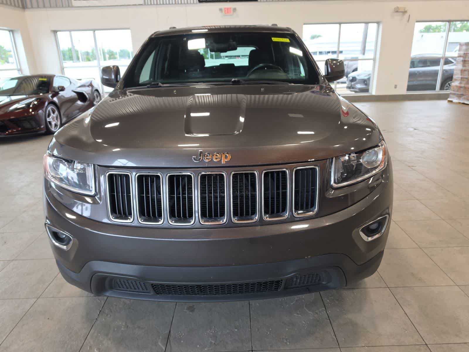 Used 2014 Jeep Grand Cherokee Laredo w/ 18" Wheel & 8.4" Radio Group AWD/4WD image 3