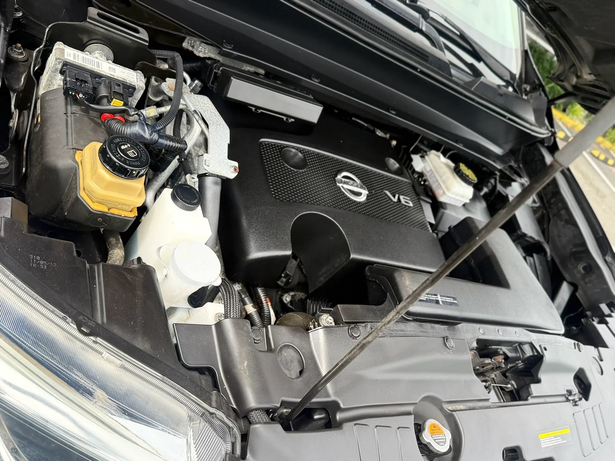 Used 2013 Nissan Pathfinder SV AWD/4WD image 39