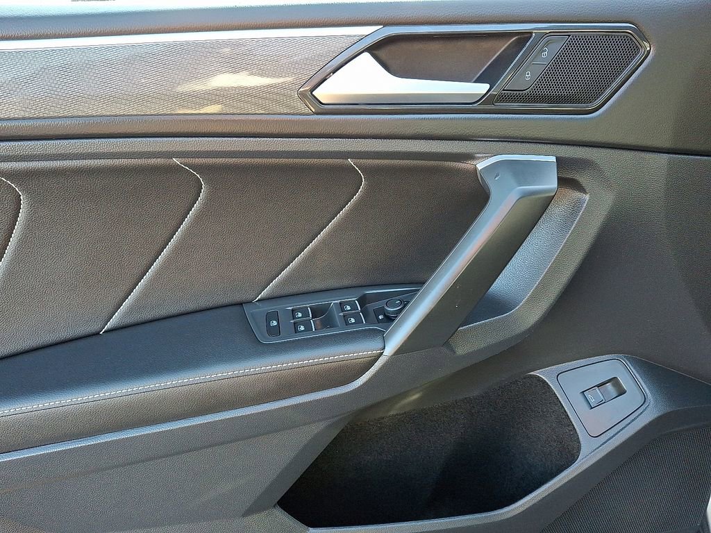 Used 2024 Volkswagen Tiguan SE R-Line image 13