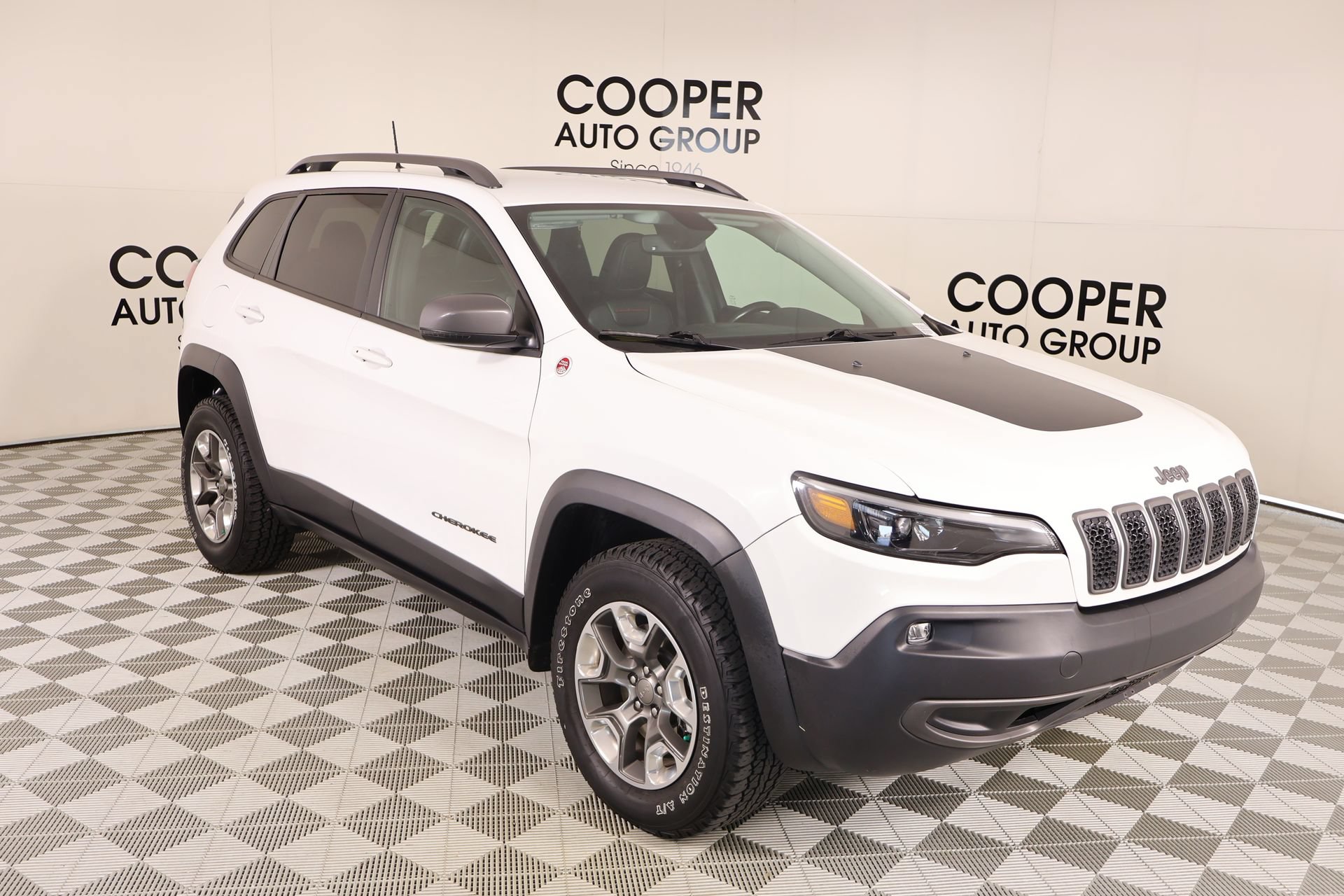 Used 2020 Jeep Cherokee Trailhawk w/ Comfort/Convenience Group