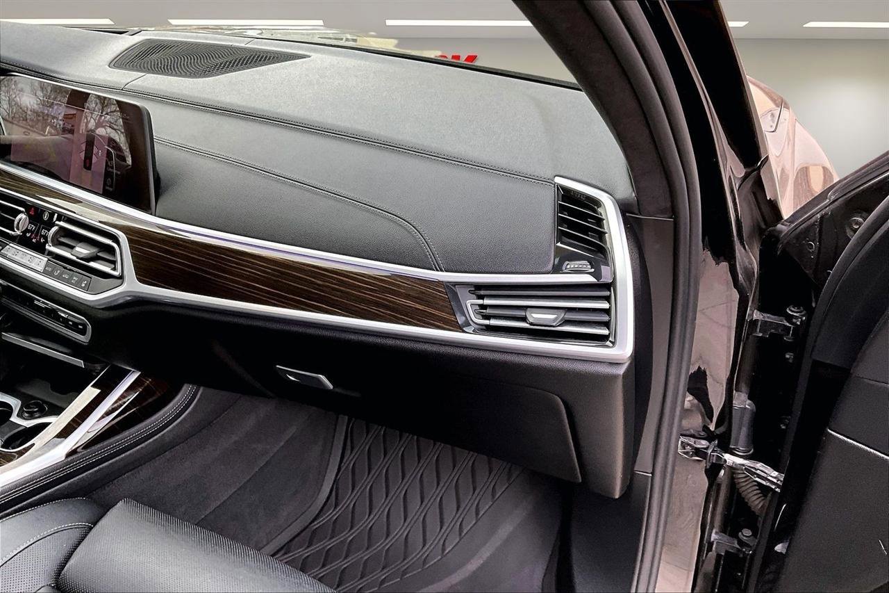 Used 2019 BMW X7 xDrive50i w/ M Sport Package image 27