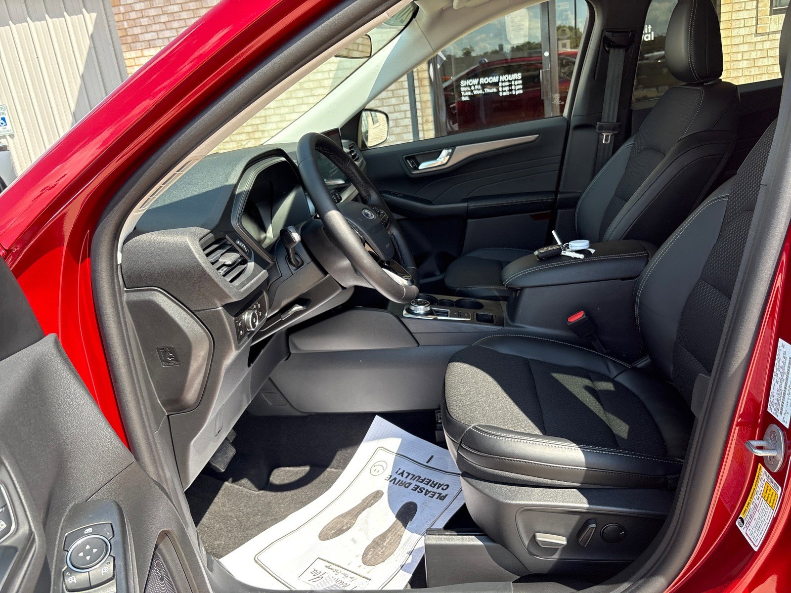 New 2025 Ford Escape SE image 3