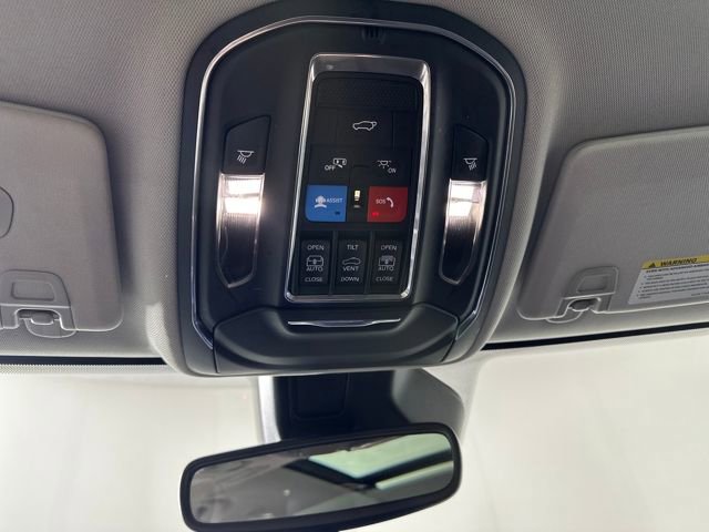 Used 2022 Jeep Grand Cherokee Limited 4xe image 25