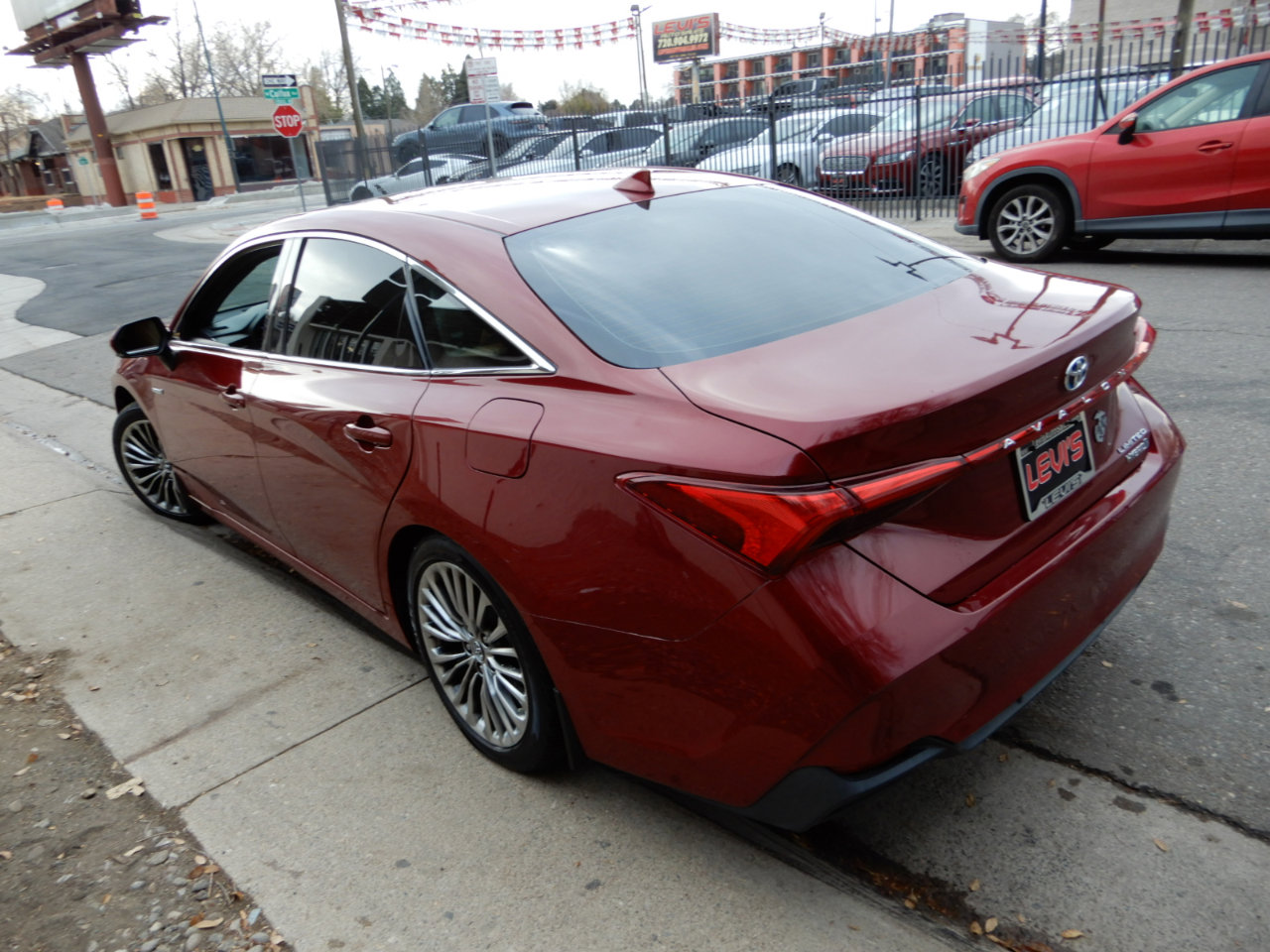 Used 2019 Toyota Avalon Limited image 7
