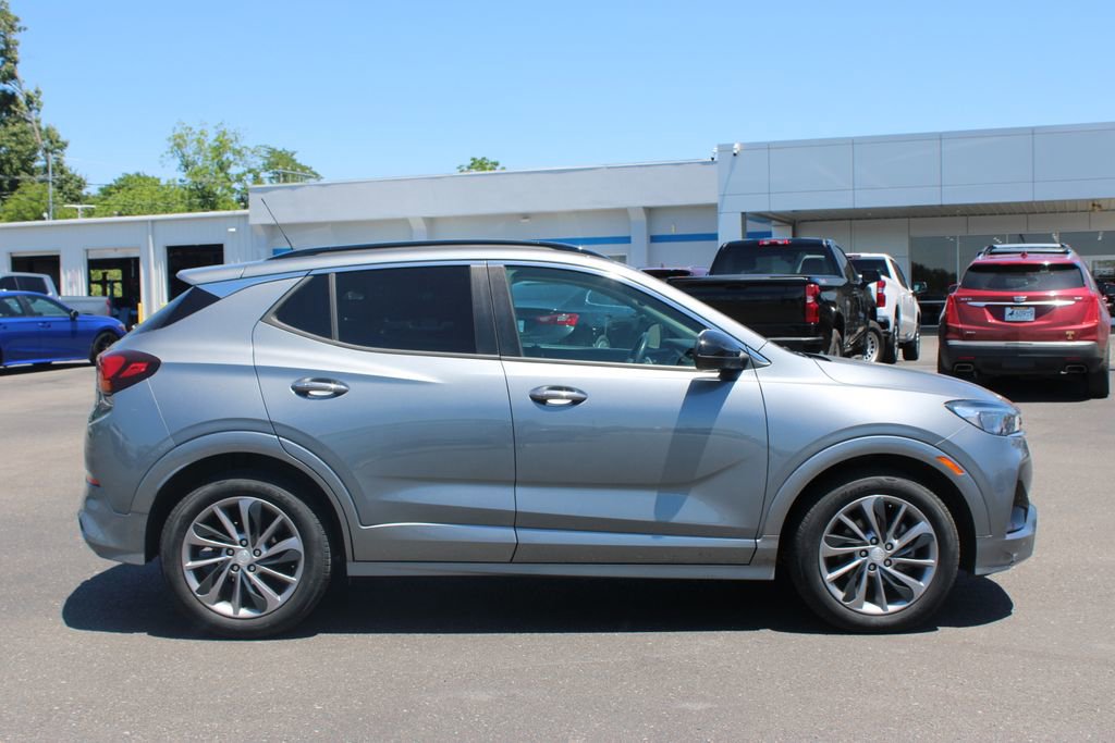 Used 2020 Buick Encore GX Select w/ Sport Touring Package FWD image 11