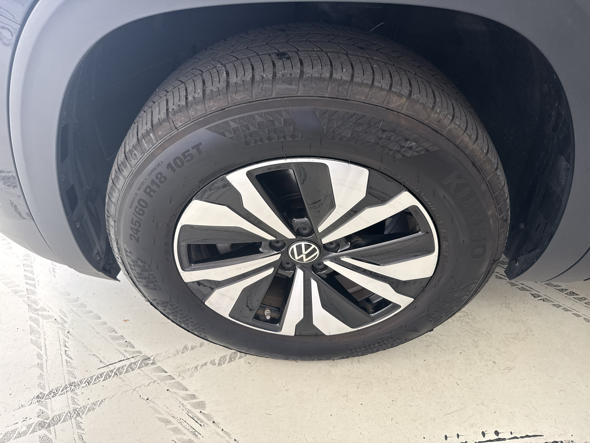 Used 2025 Volkswagen Atlas SE AWD/4WD image 43