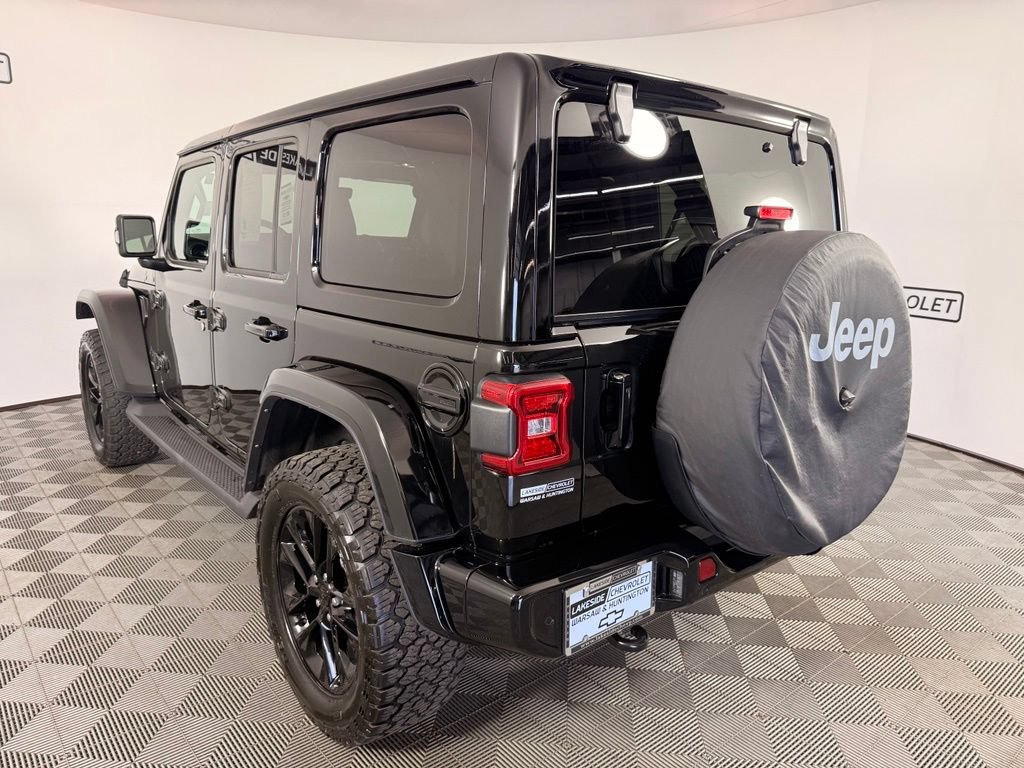 Used 2022 Jeep Wrangler Unlimited Sahara AWD/4WD image 4