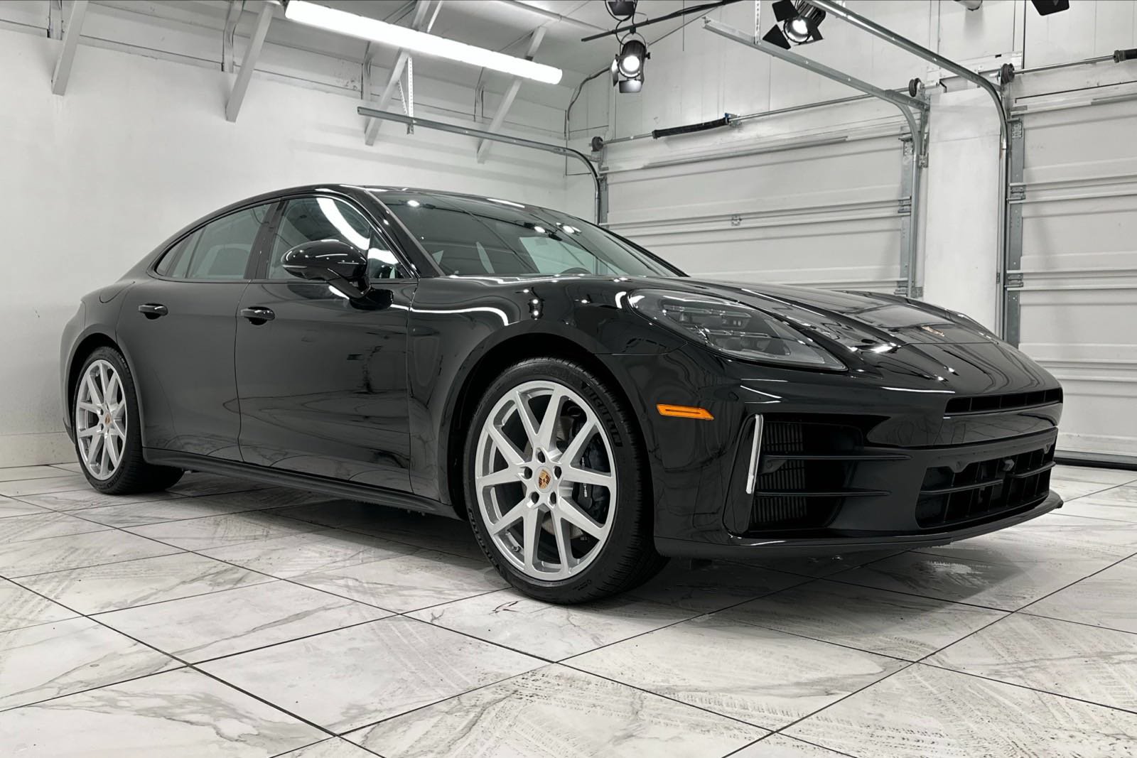 Certified 2025 Porsche Panamera 4 AWD/4WD image 8