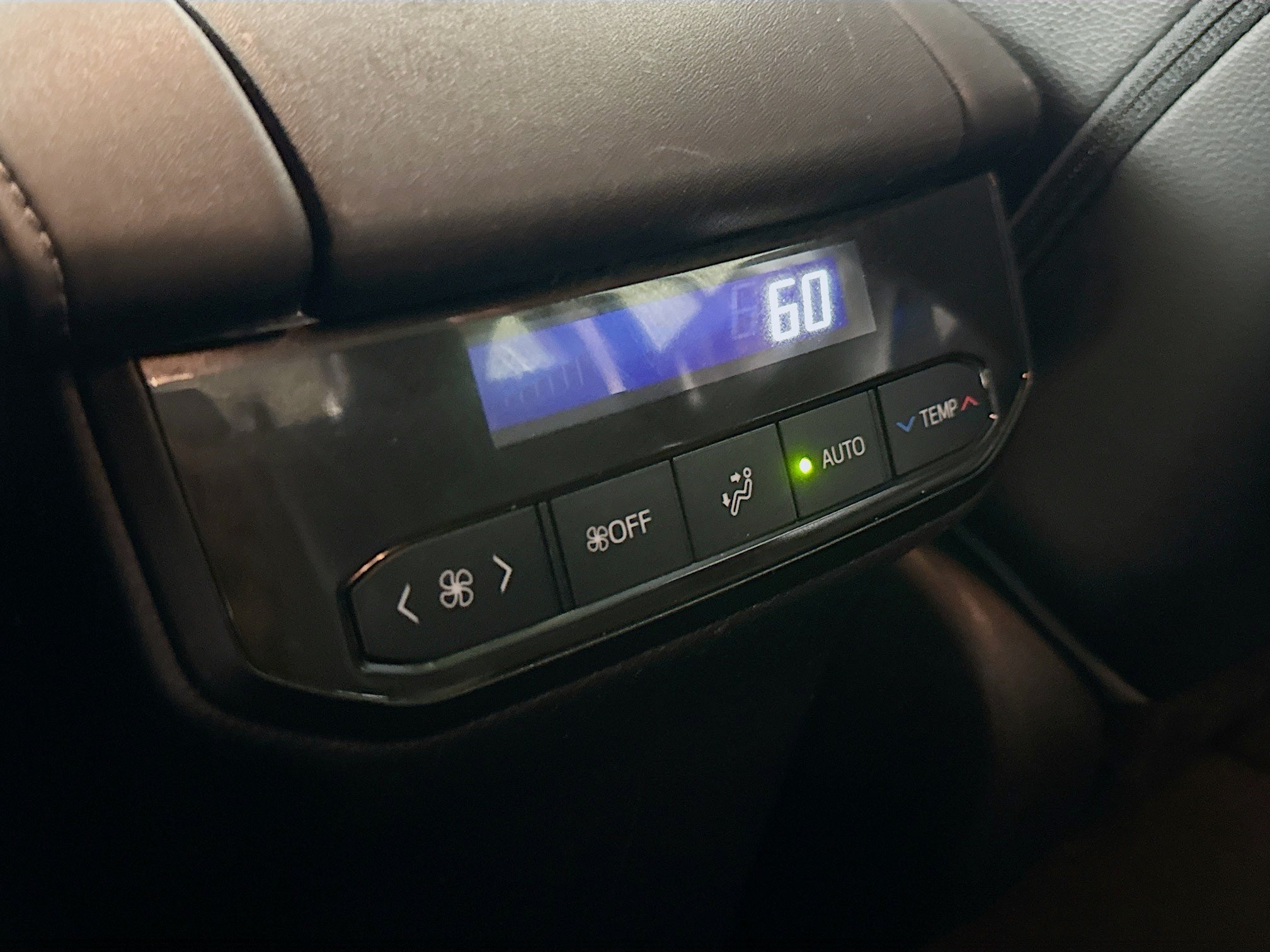 Used 2021 Toyota Highlander Limited FWD image 31