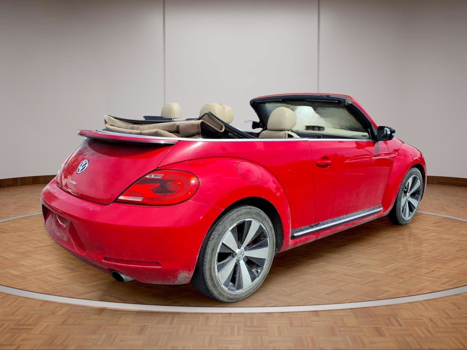 Used 2013 Volkswagen Beetle Turbo FWD image 6