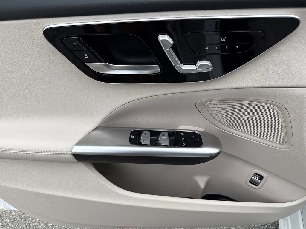 New 2025 Mercedes-Benz C 300 4MATIC Sedan image 11