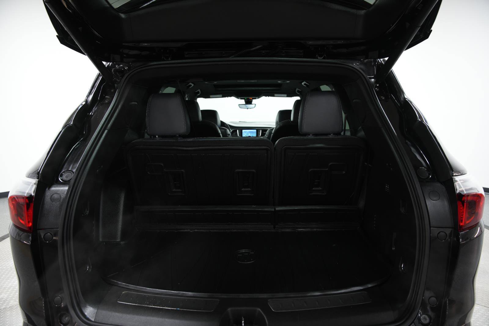 Used 2024 Buick Enclave Premium w/ Experience Buick Package image 12