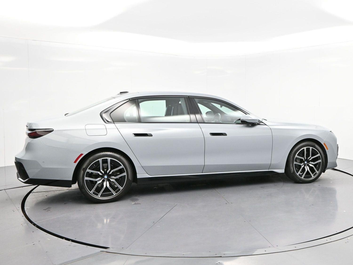 Used 2024 BMW 740i xDrive w/ Premium Package AWD/4WD image 8