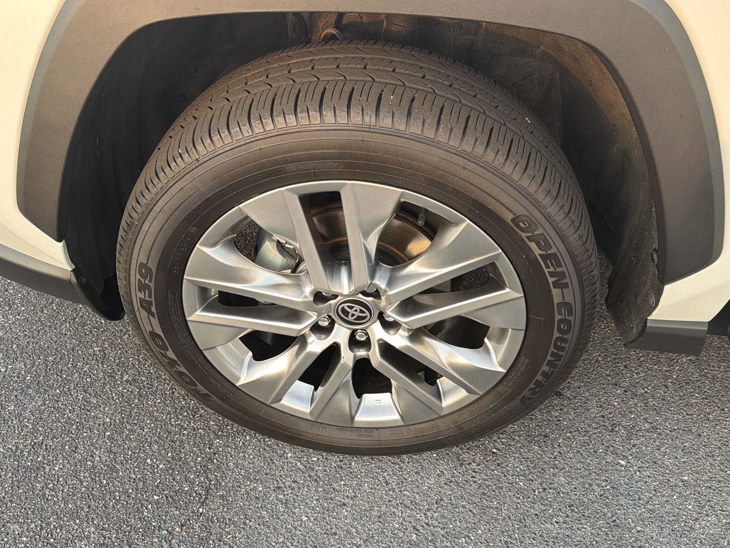 Certified 2024 Toyota RAV4 XLE Premium AWD/4WD image 37