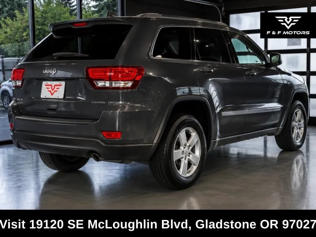 Used 2011 Jeep Grand Cherokee Laredo AWD/4WD image 4