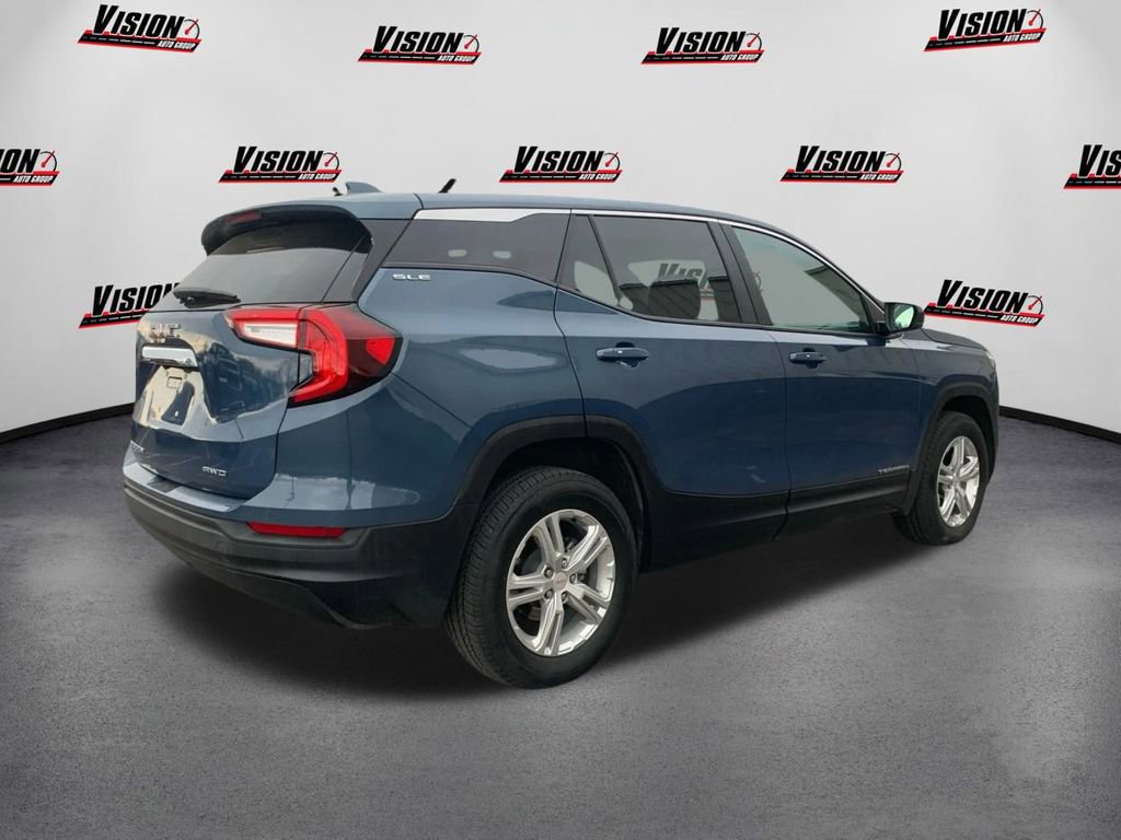 Used 2024 GMC Terrain SLE image 5