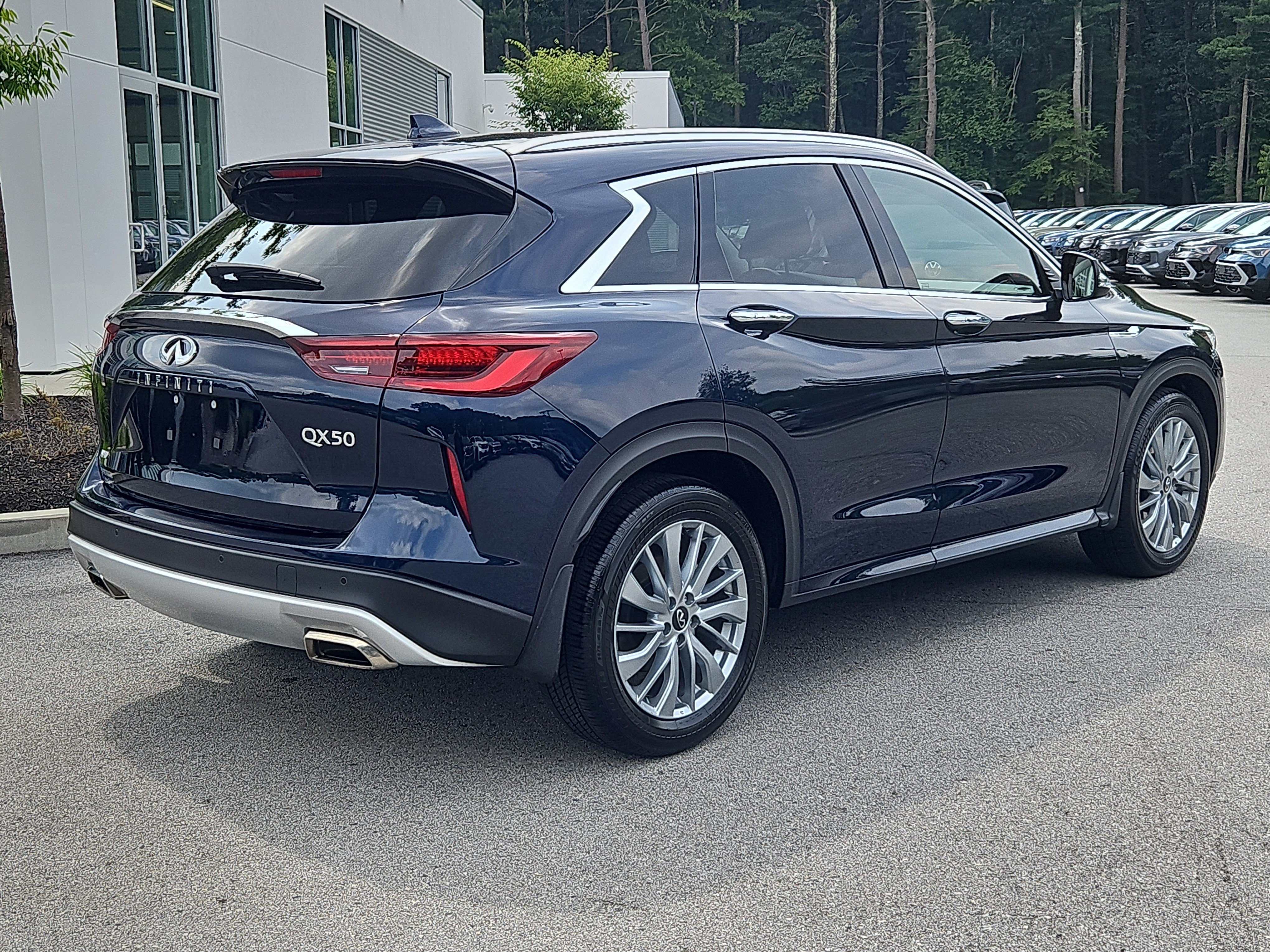 Used 2024 INFINITI QX50 Luxe AWD/4WD image 2