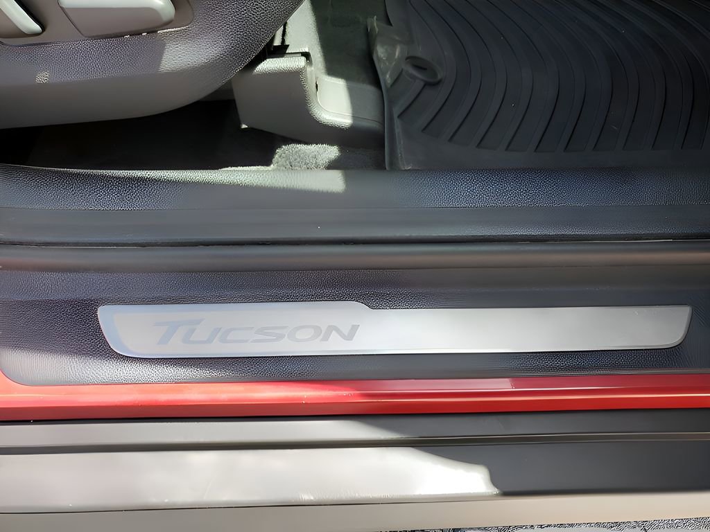 Used 2021 Hyundai Tucson Limited image 17