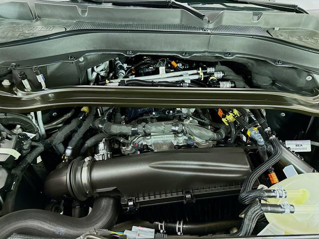 Used 2025 Ford Explorer ST-Line w/ ST-Line Street Pack image 32