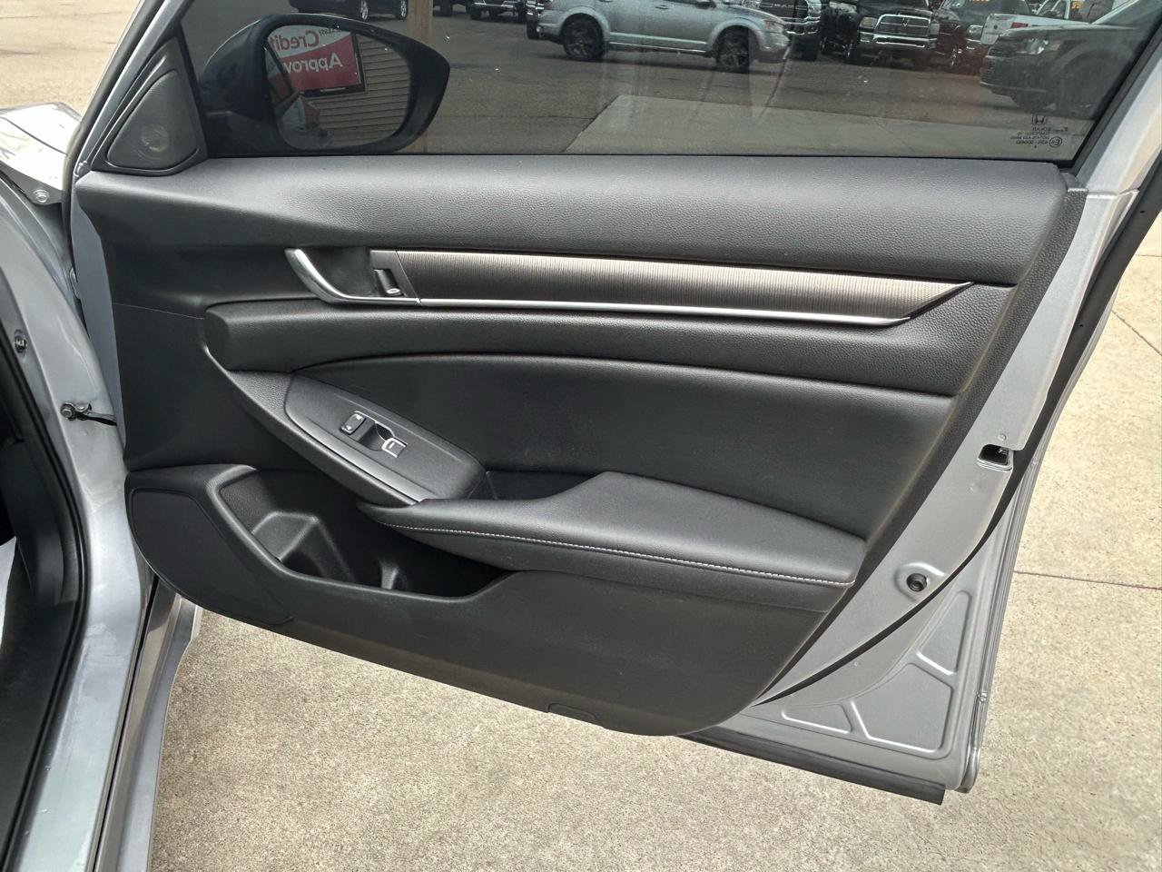 Used 2022 Honda Accord Sport image 16