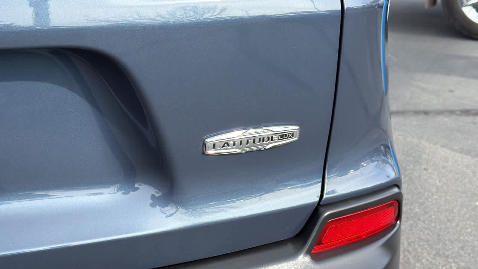 Used 2021 Jeep Cherokee Latitude Lux w/ Comfort/Convenience Group image 28