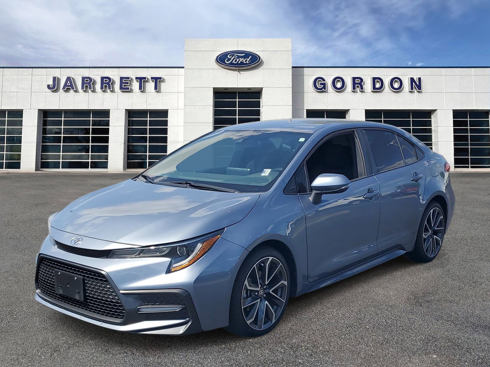 Used 2022 Toyota Corolla SE FWD image 2