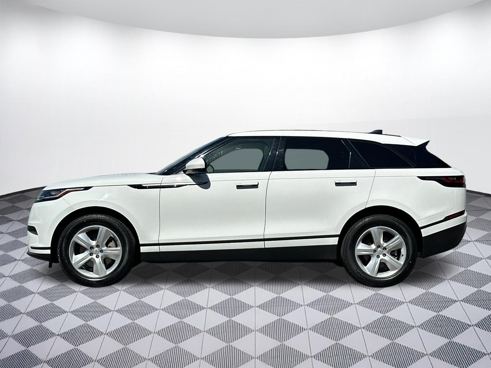 Used 2023 Land Rover Range Rover Velar S AWD/4WD image 2